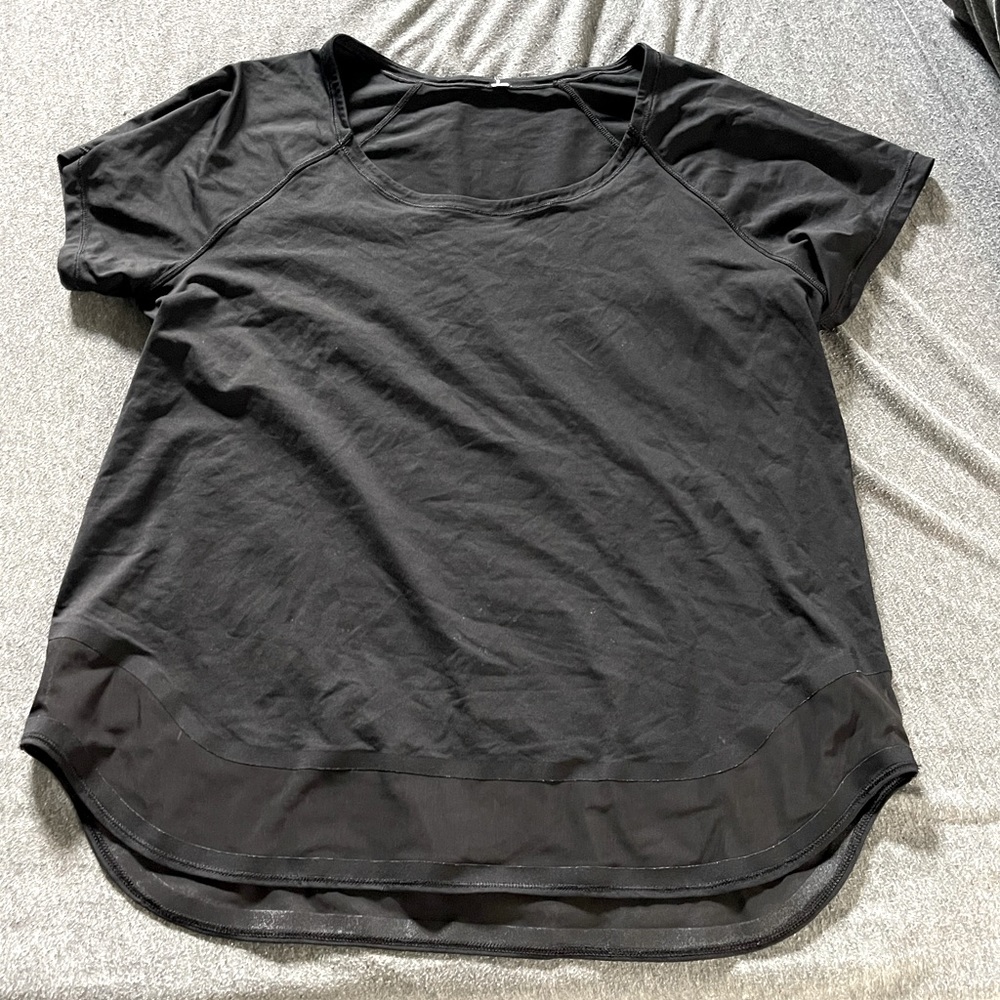 Lululemon black top